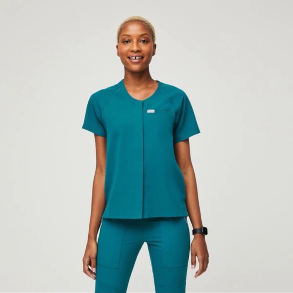 Figs Tela top in xs pacific blue